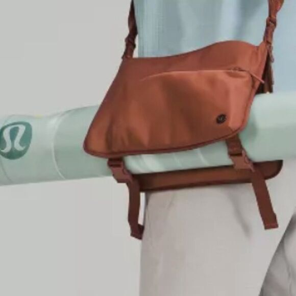 LULULEMON 2-in-1 Crossbody Yoga Mat Bag ANCIENT COPPER BROWN  3 L NWT - Picture 6 of 7